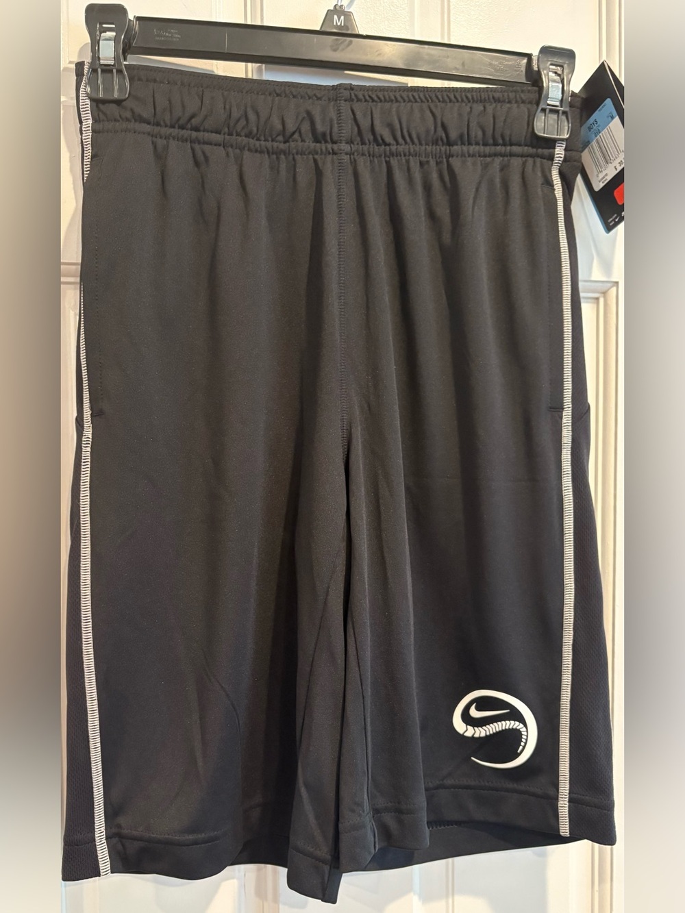NWT! Kids Nike Black Shorts with Gray Trim. Size M